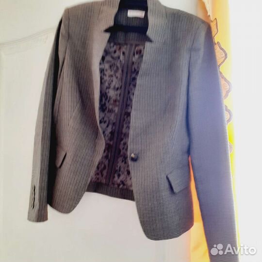 Костюм женский