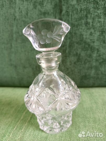 Хрустальные флаконы от духов