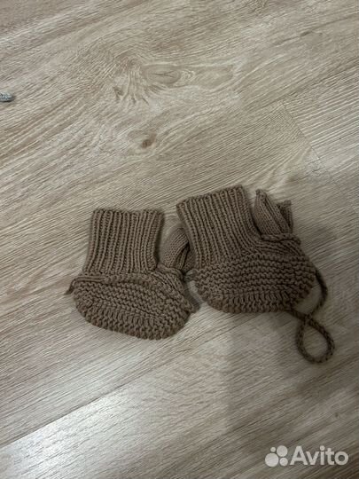 Шапки и пинетки детские