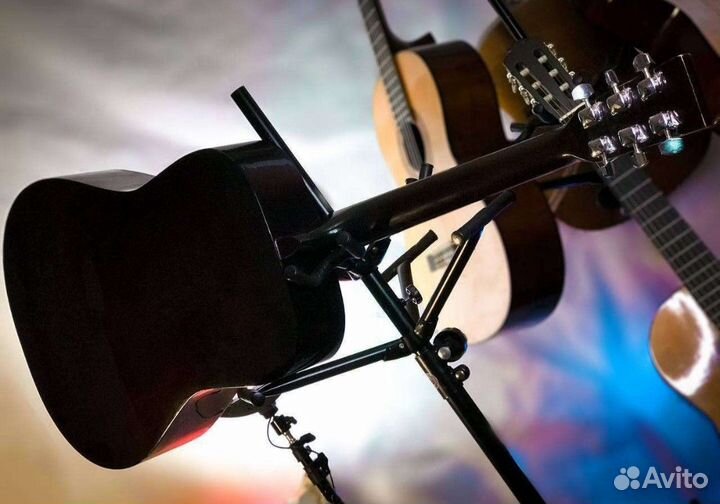 Гитара с чехлом (в комплекте)