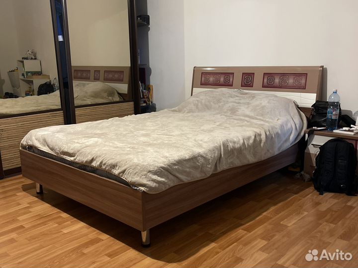 Кровать