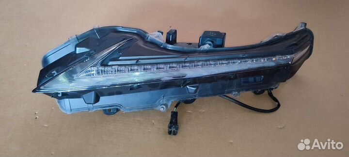 Поворотник левый Lexus NX200