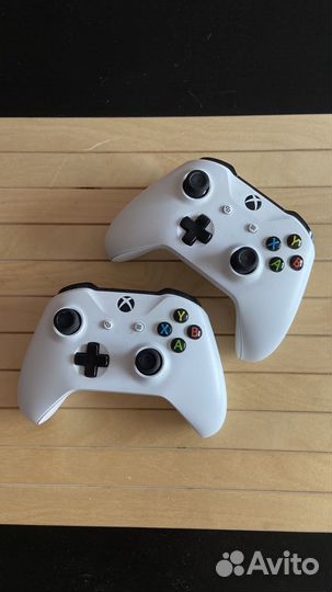 Xbox One S All Digital 1 Tb + 2 геймпада