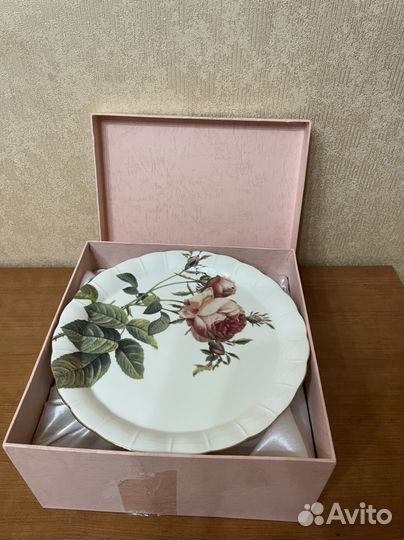 Блюдо для торта на ножке, 25 см диаметр