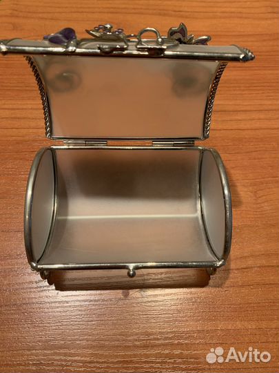 Стеклянная шкатулка