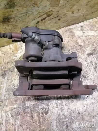 Тормозной суппорт задний левый Audi A4 B8