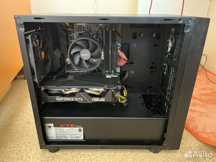 Монитор, компьютер, клавиатура, мышь, колонки