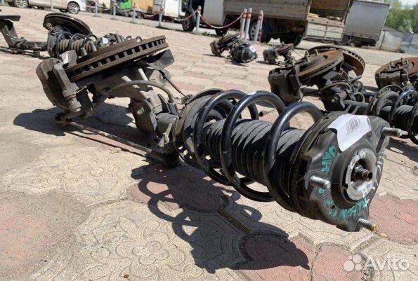 Lexus NX Стойка амортизатора (2014-2022)