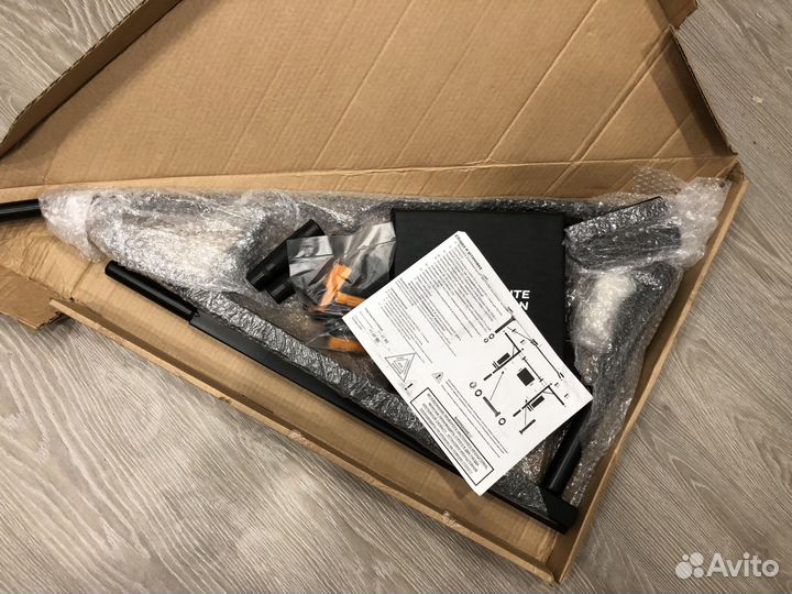 Турник настенный 3 в 1 новый с крючком под грушу