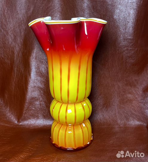 Ваза сульфидное стекло Красный Май СССР