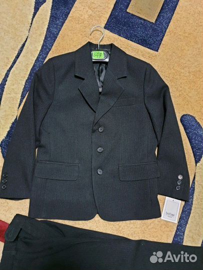 Костюм на мальчика новый