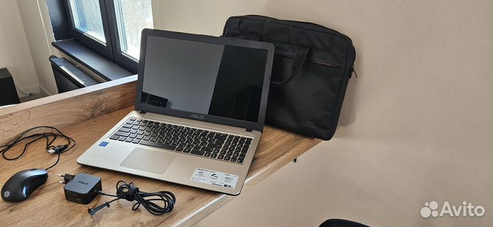 Ноутбук asus X540S