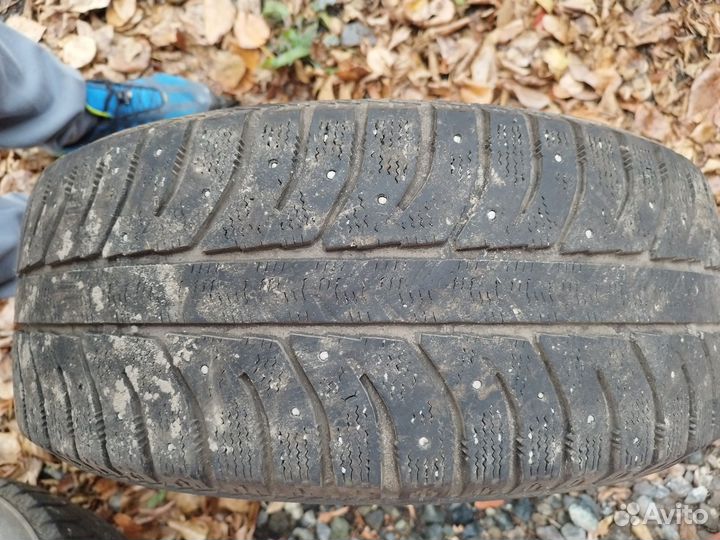 Bridgestone Ice Cruiser 7000 205/55 R16