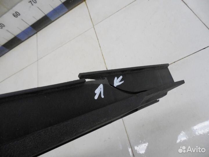 Накладка (кузов внутри) Passat B6 2005-2010