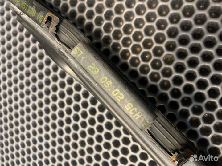 Уплотнитель стекла двери Mercedes-Benz Sl500