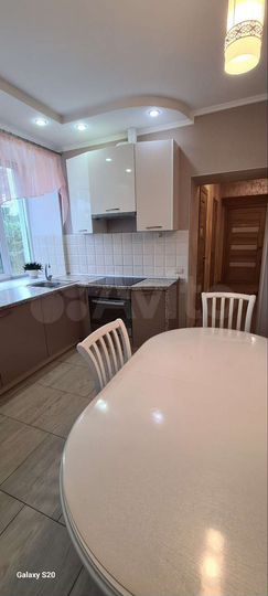 2-к. квартира, 67,3 м², 1/14 эт.