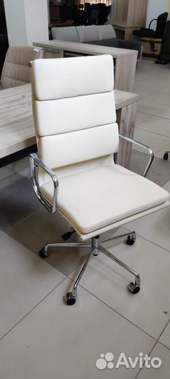 Офисное кресло руководителя