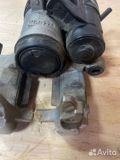 Суппорт тормозной задний правый Volkswagen Tiguan