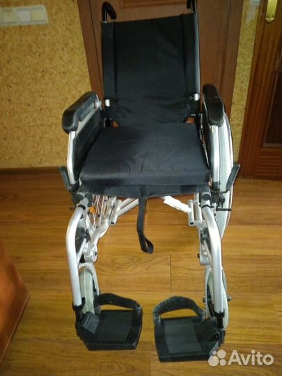 Инвалидное кресло-коляска 