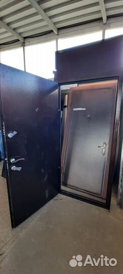 Дверь стальная с отделкой