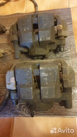 Суппорт тормозной передний оригинал mazda 6 gg