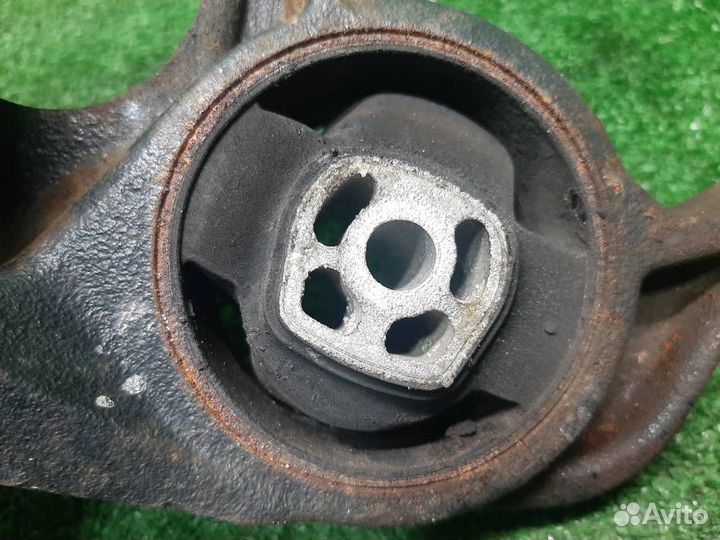 Опора (подушка) двигателя задняя Peugeot 3008 2010