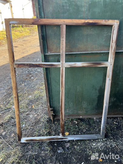 Деревянная оконная рама и деревянная дверь (3шт)