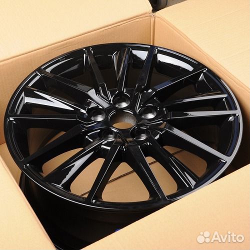 Литые Диски R18 5*114,3 Gloss Black