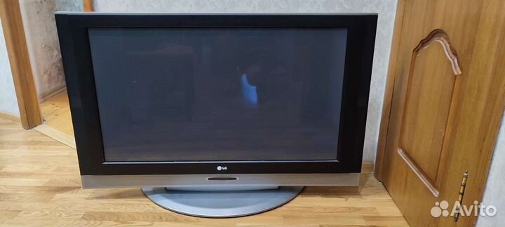 Телевизор LG 42 дюйма