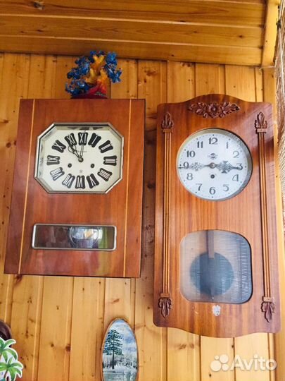 Двое настенных часов с боем (очз Янтарь)