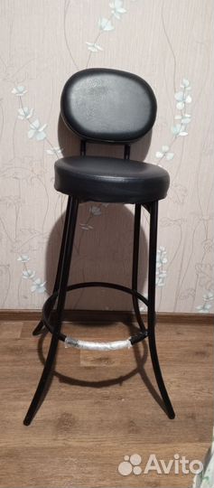 Барный стул со спинкой