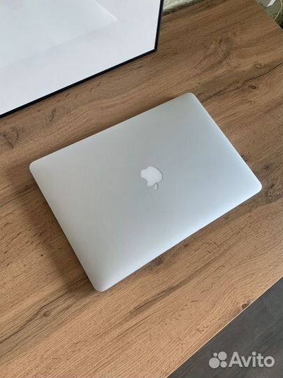 MacBook Pro (Retina, 15-inch, Mid 2015)