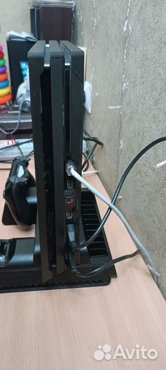 Sony playstation 4 pro 1tb бу