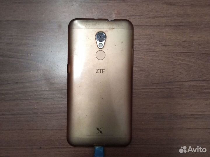 ZTE Blade V7 Plus, 2/16 ГБ