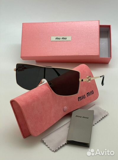 Солнцезащитные очки miu miu