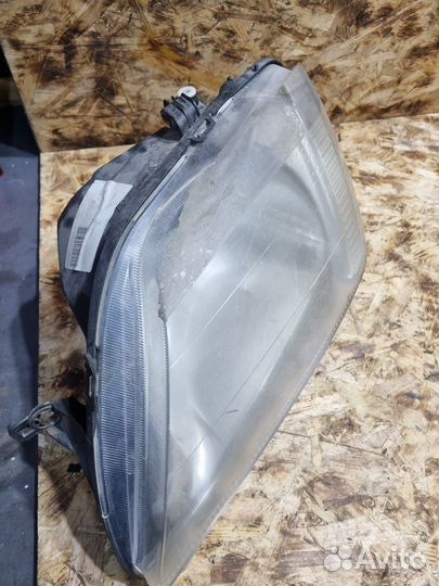 Фара лева Renault Logan до 2010 г.в