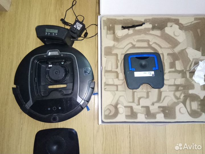 Продам робот-пылесос philips fc8810/01