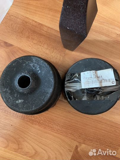 Опоры пружин подвески Mercedes-Benz