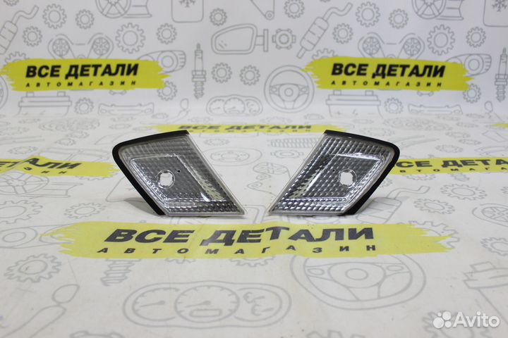 Габарит Toyoyta Mark 2 92-96 хрусталь