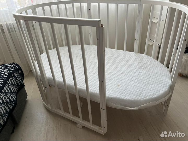 Продам детскую кроватку