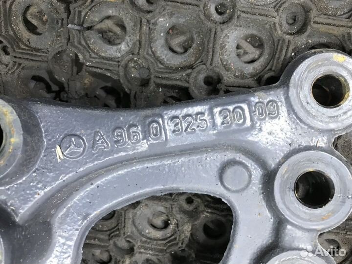 9603253009 Кронштейн реактивной тяги левый