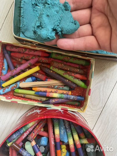 Для рисования и игры, мелки и песок