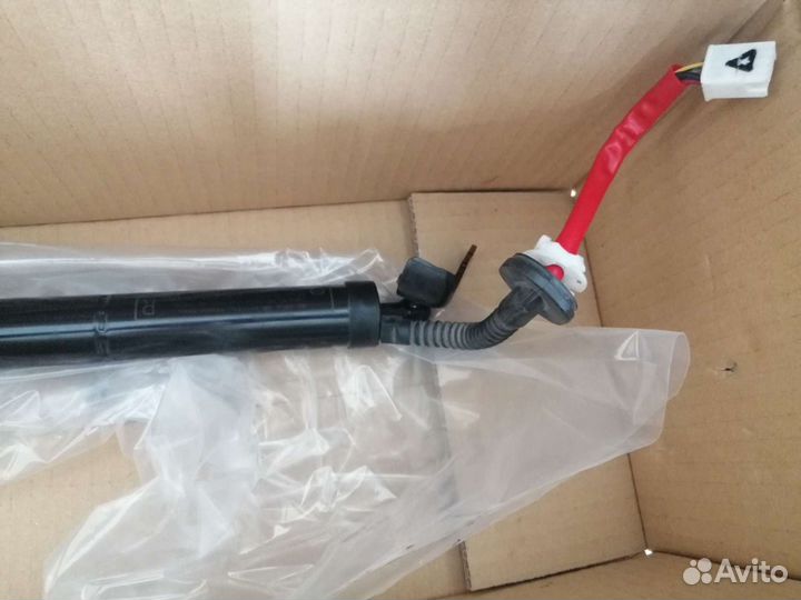 Электрические упоры багажника под ремонт