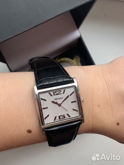 Наручные часы женские швейцарские