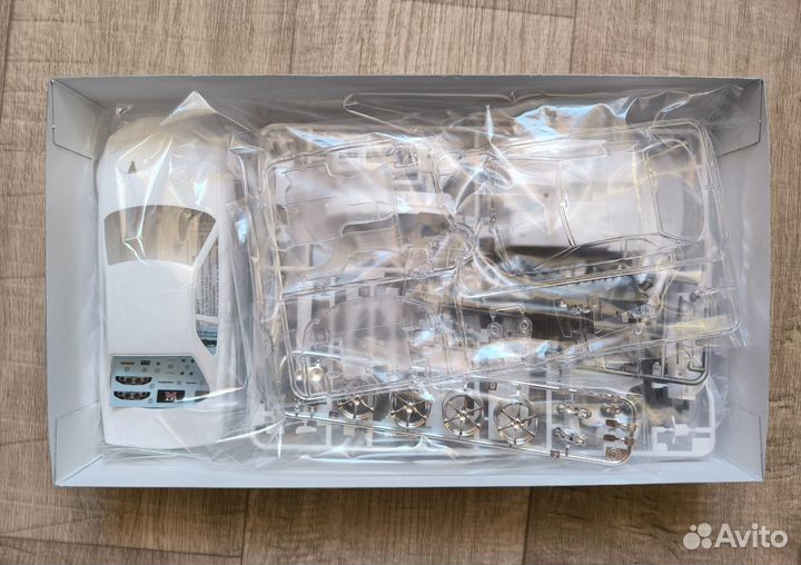 Nissan Skyline GT-R34 V Spec II (1/24 Tamiya)