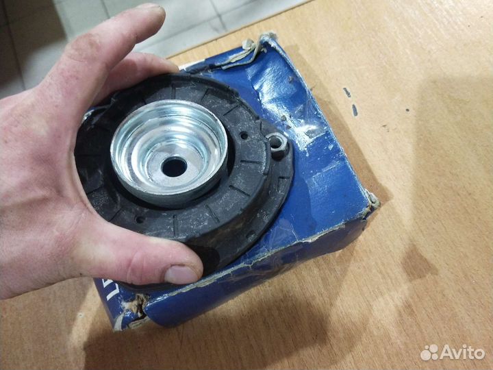 Опоры передних стоек амортизатора