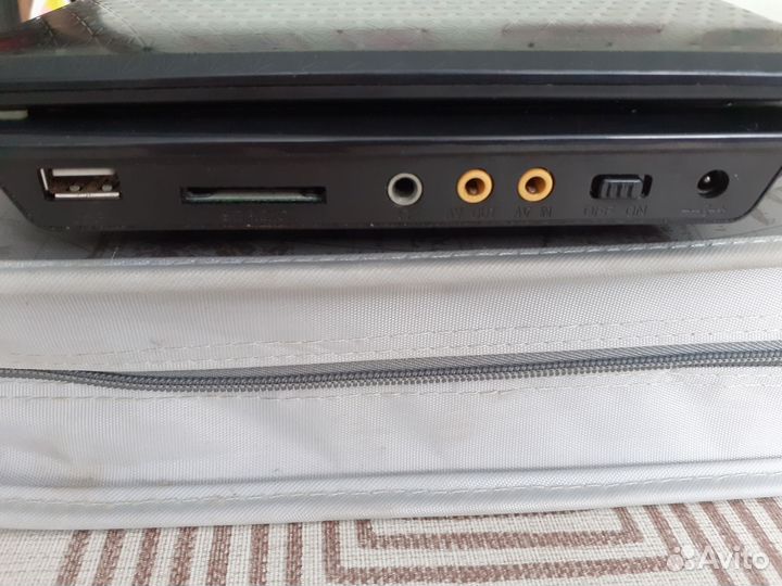 Портативный видеопроигрыватель