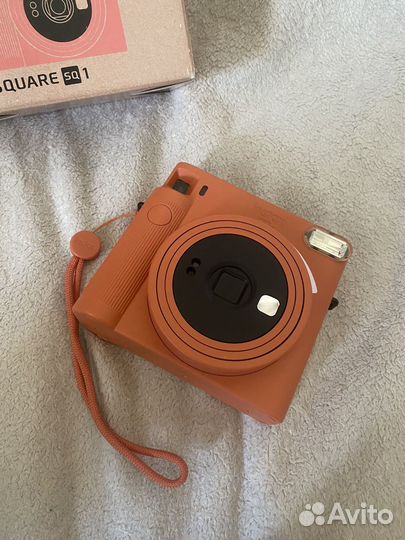 Фотоаппарат моментальной печати instax square sq1