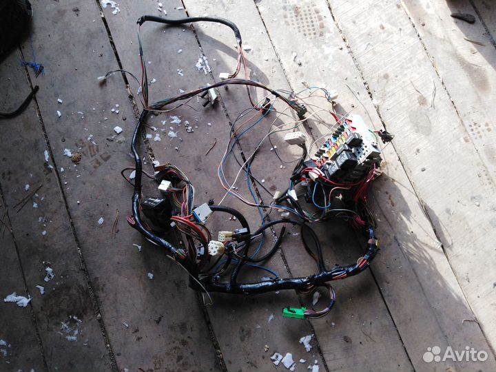 Проводка с блоком предохранителей