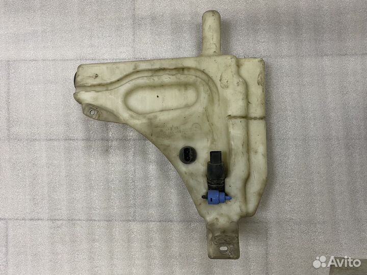 Бачок омывателя Ауди Ку7 4Л